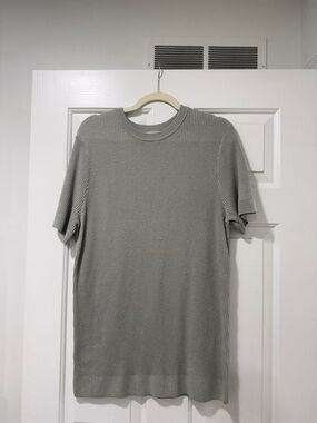 Men's Short-Sleeve Ribbed Button Down Shirt in Light Gray